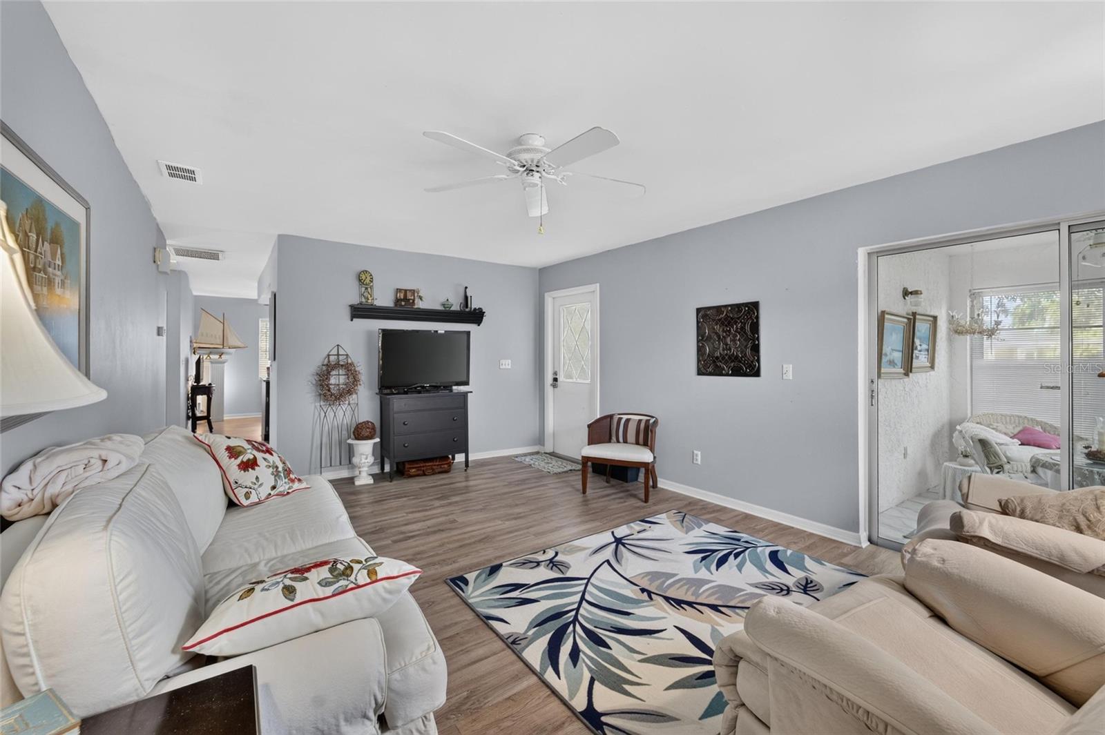 1607 Hovington Cir #229 Property Photo 5