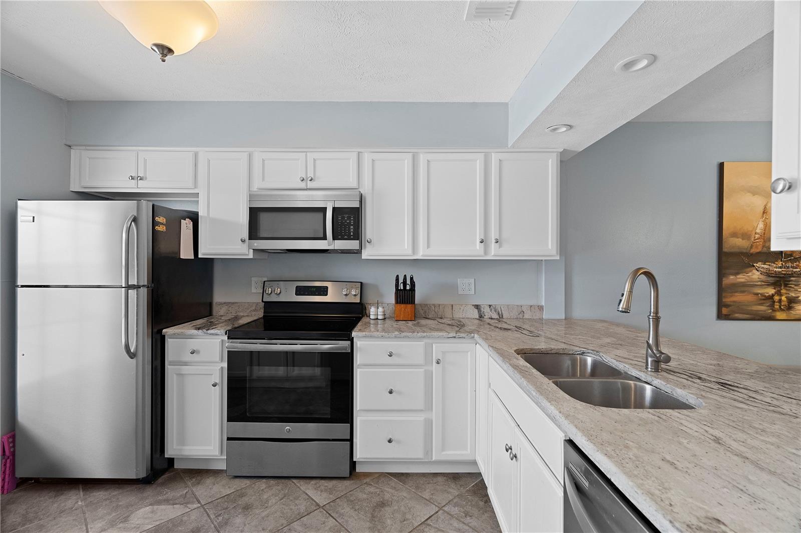340 Causeway Blvd #104 Property Photo 5