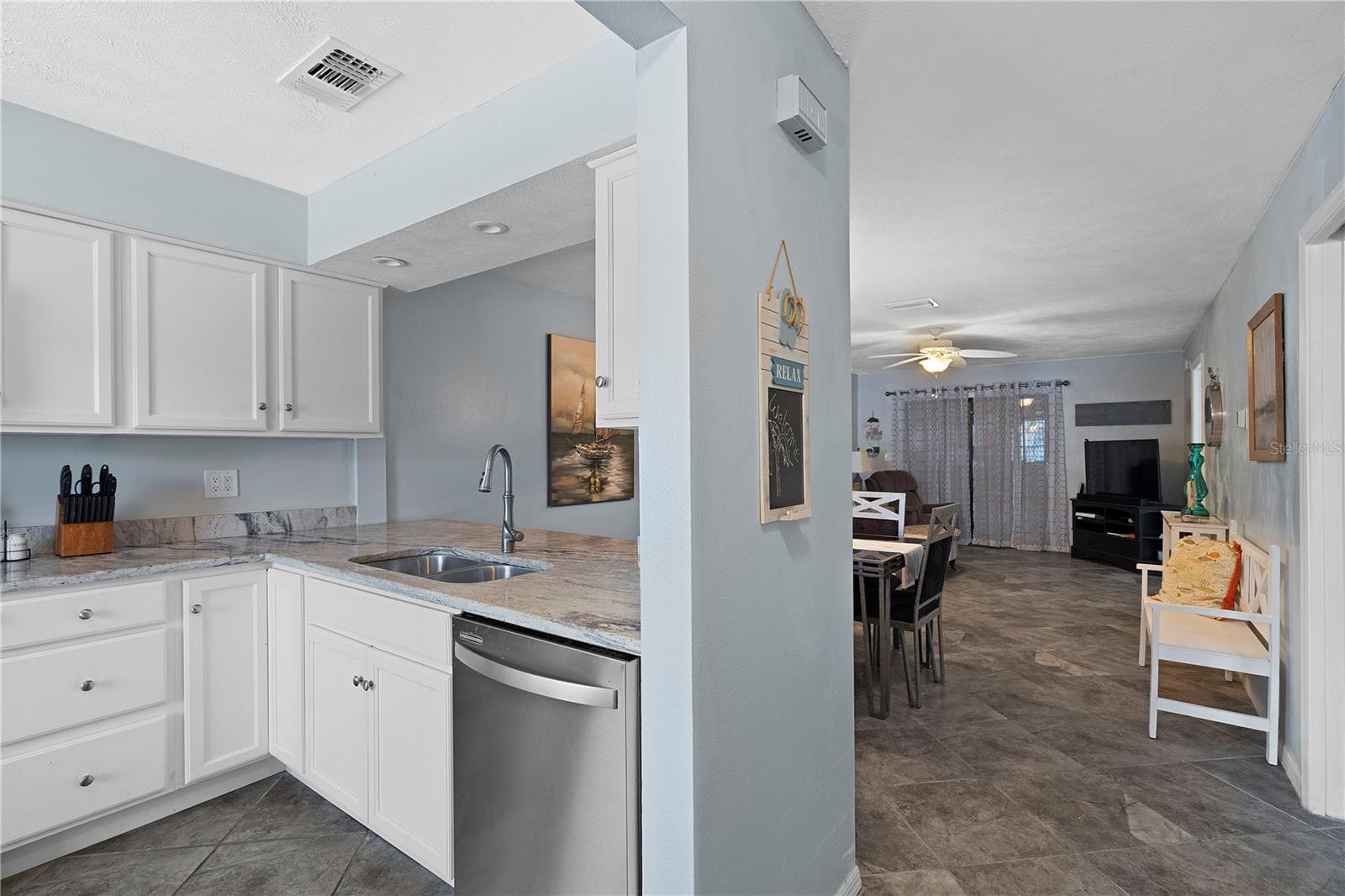 340 Causeway Blvd #104 Property Photo 6