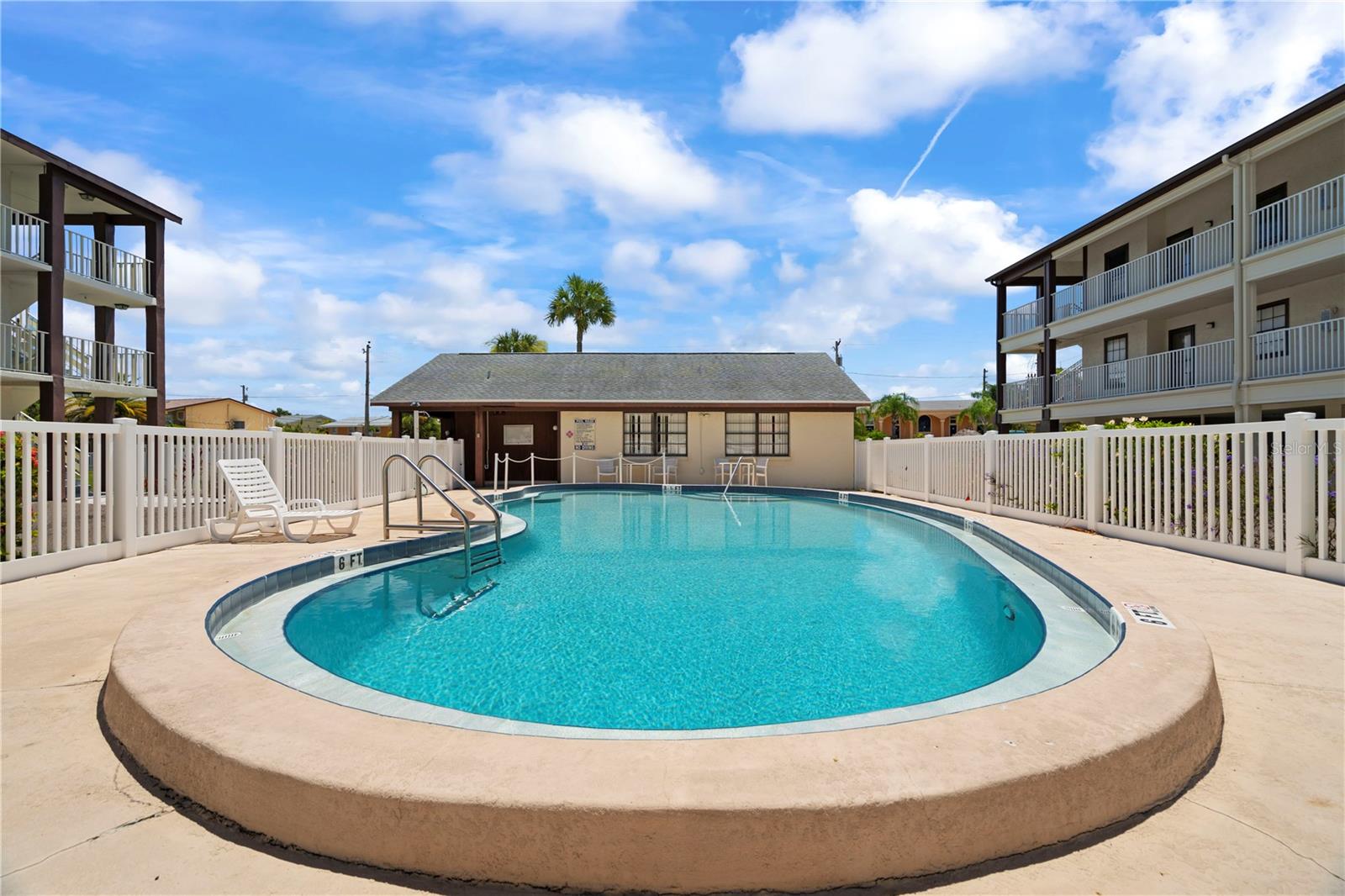 340 Causeway Blvd #104 Property Photo 17