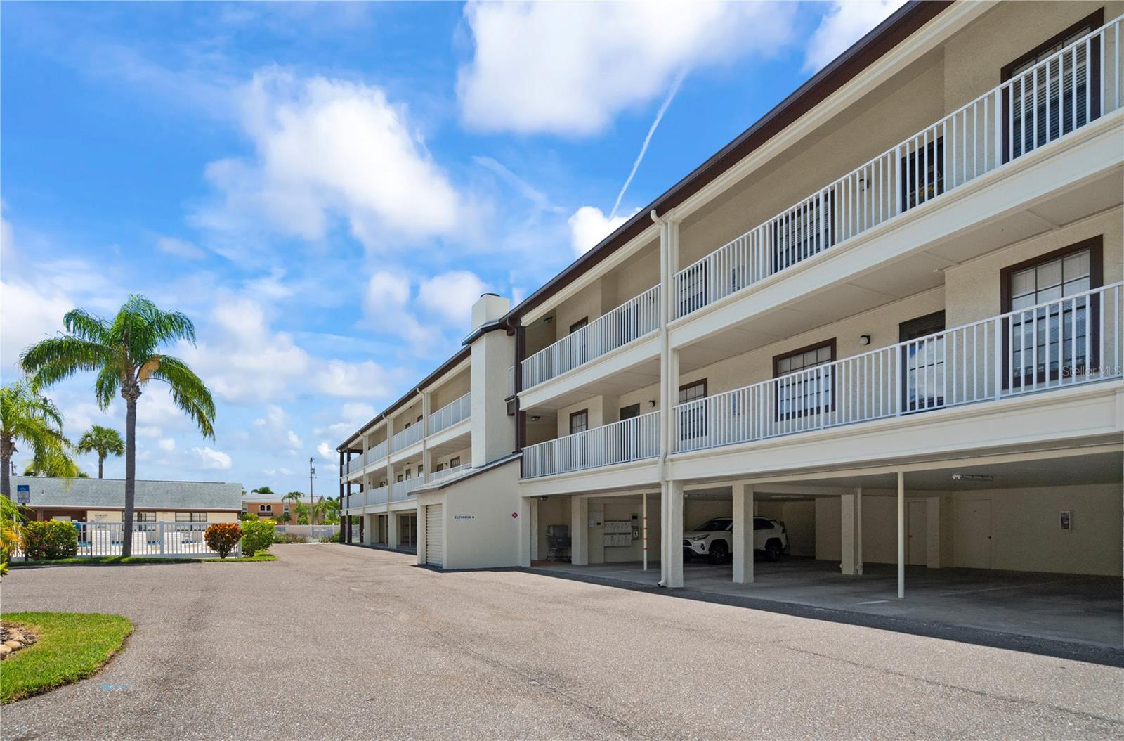 340 Causeway Blvd #104 Property Photo 20