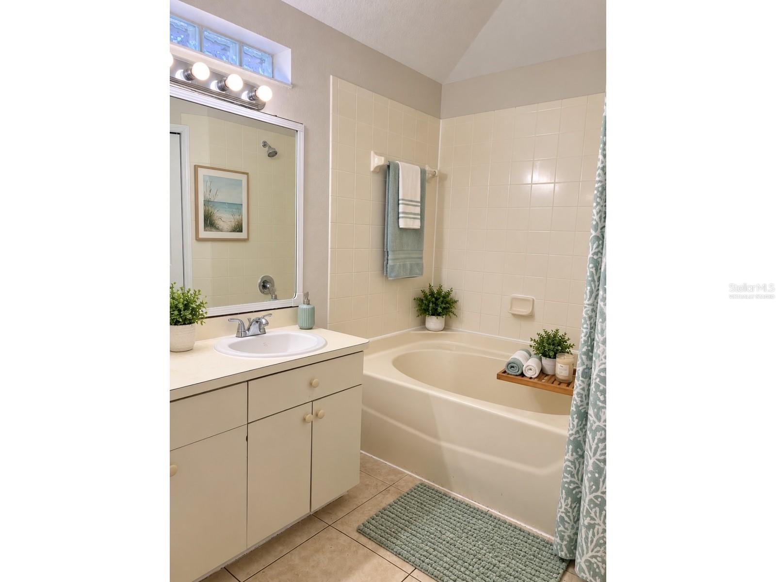 11125 Lake Tahoe Dr Property Photo 8