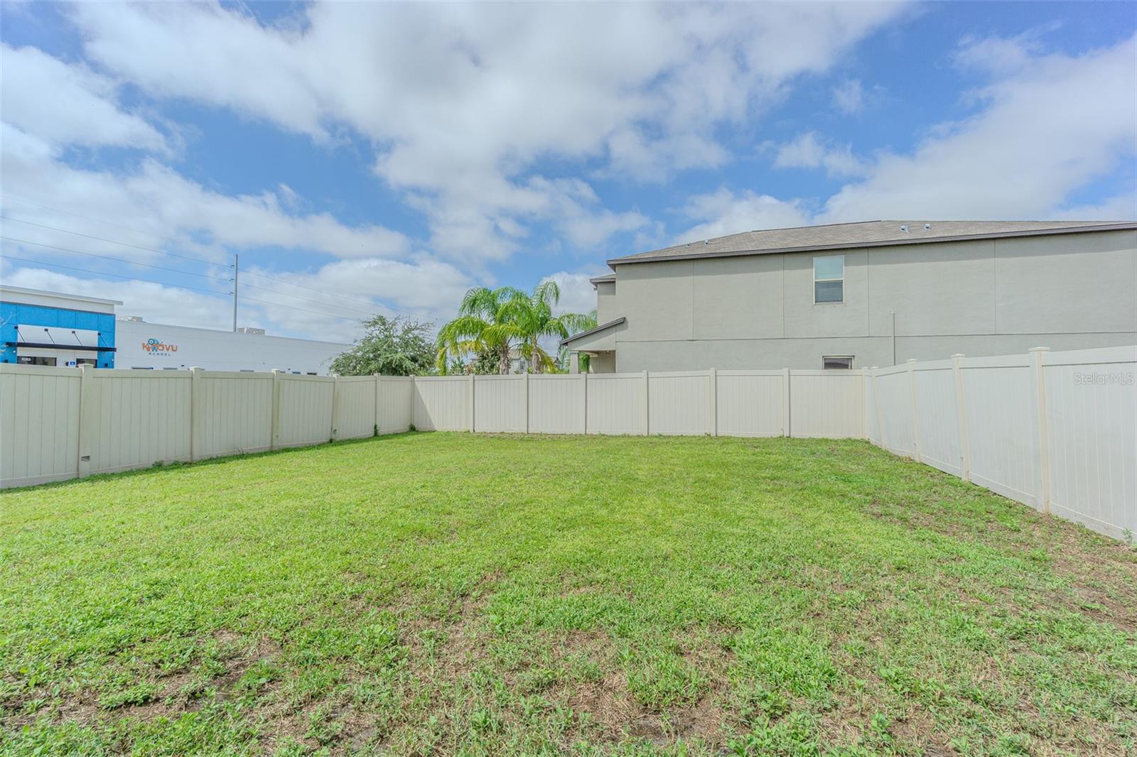 5102 Dandelion St Property Photo 5
