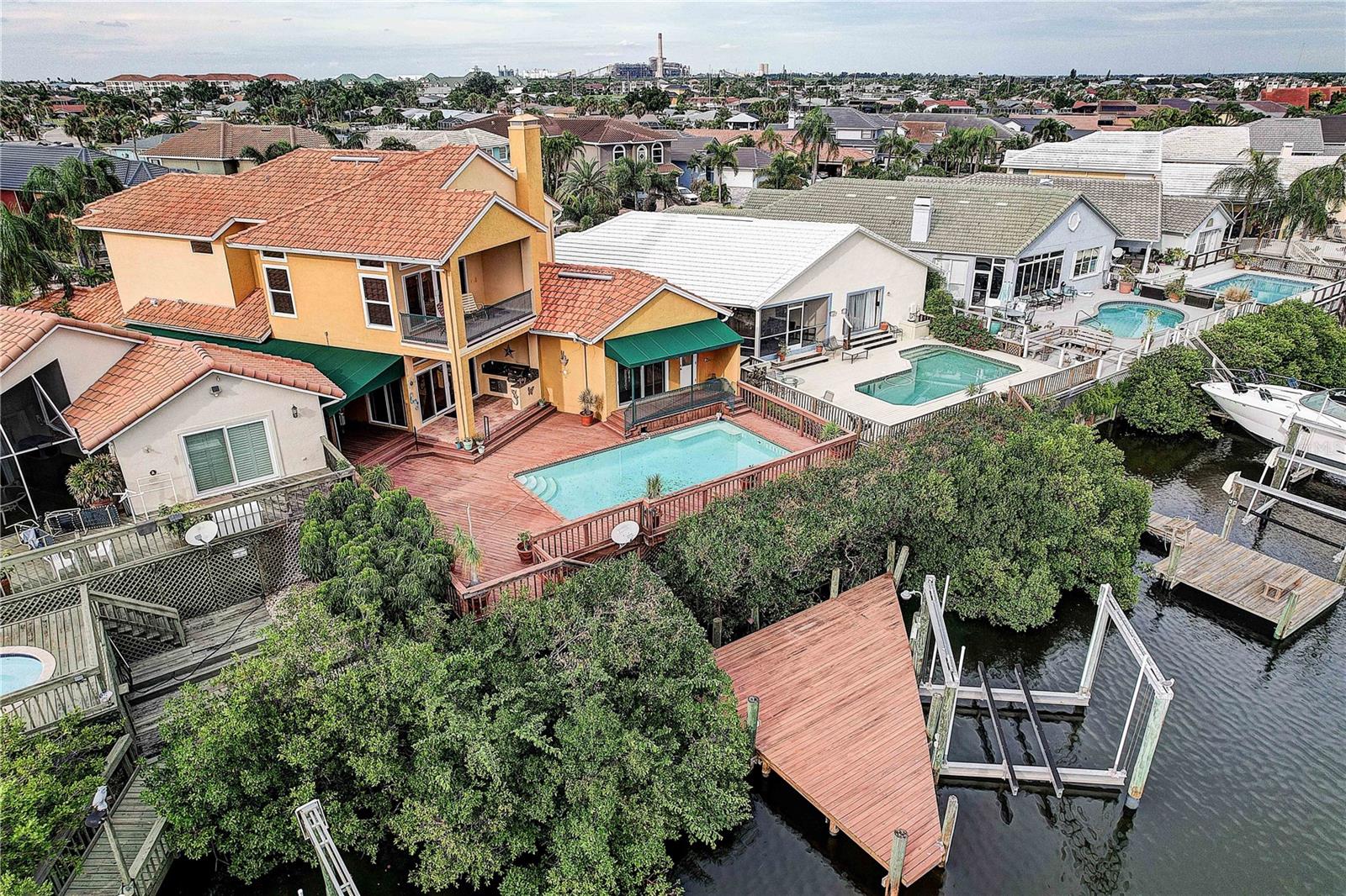 852 Symphony Isles Blvd Property Photo 2