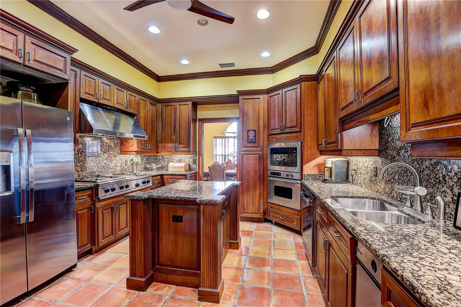 852 Symphony Isles Blvd Property Photo 7