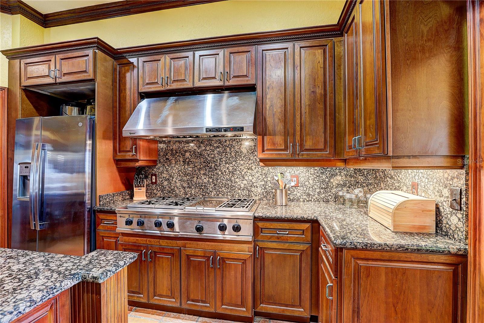 852 Symphony Isles Blvd Property Photo 8