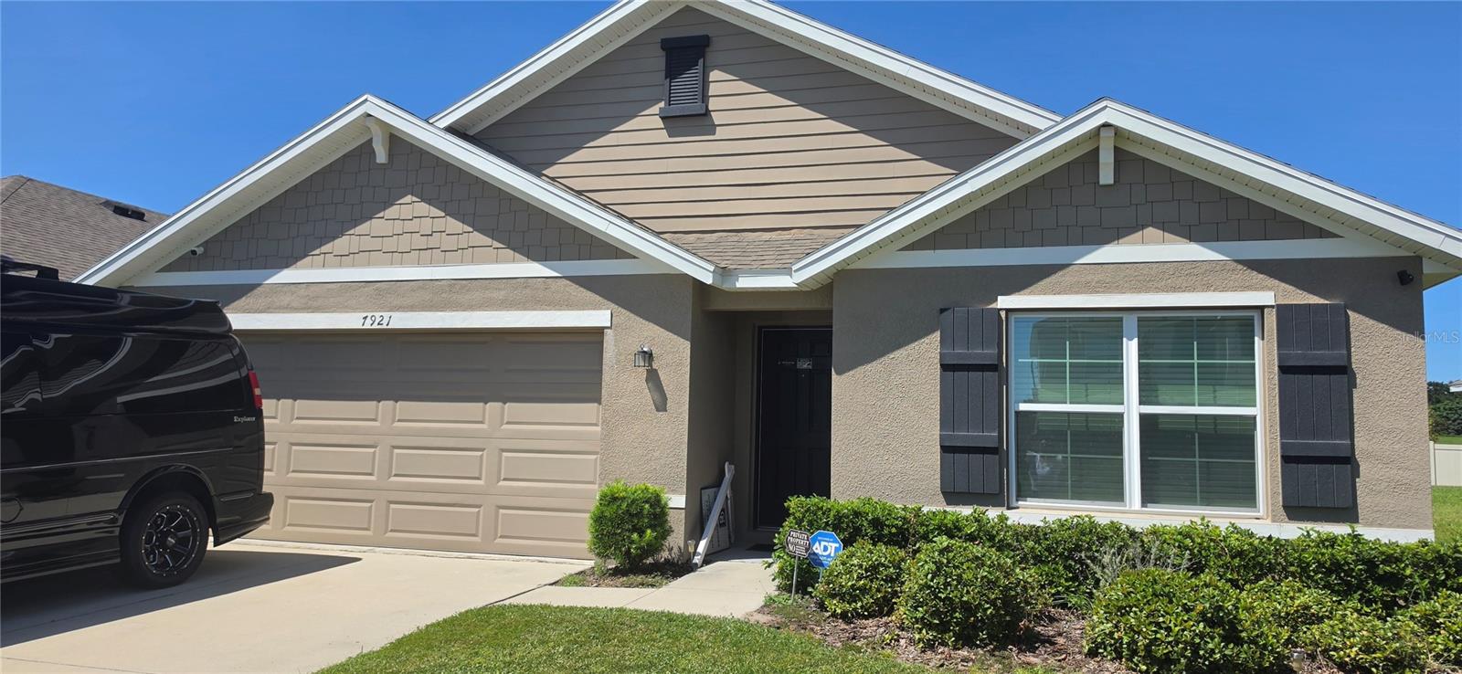 7921 SAIL CLOVER LN Property Photo 1