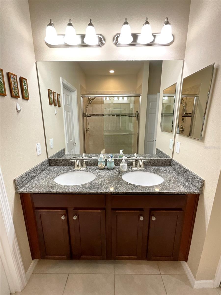 1104 Coral Ln Property Photo 10