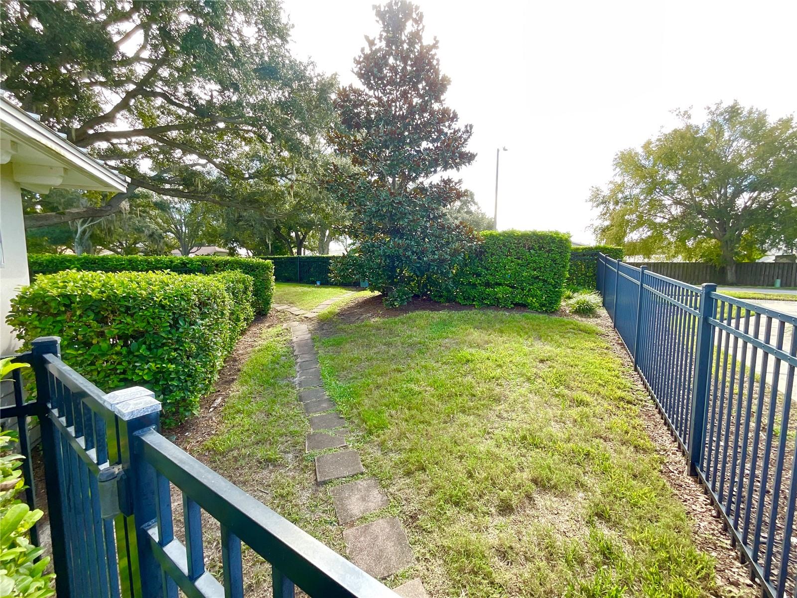 1104 Coral Ln Property Photo 24