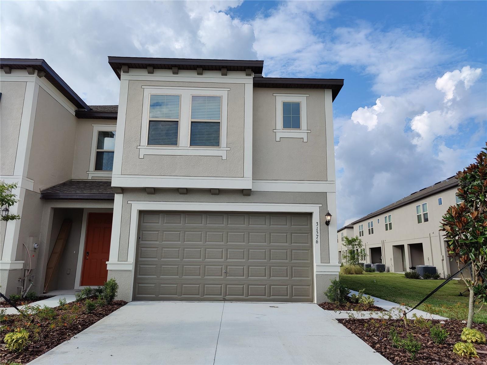 31576 BLUE PASSING LOOP Property Photo 1