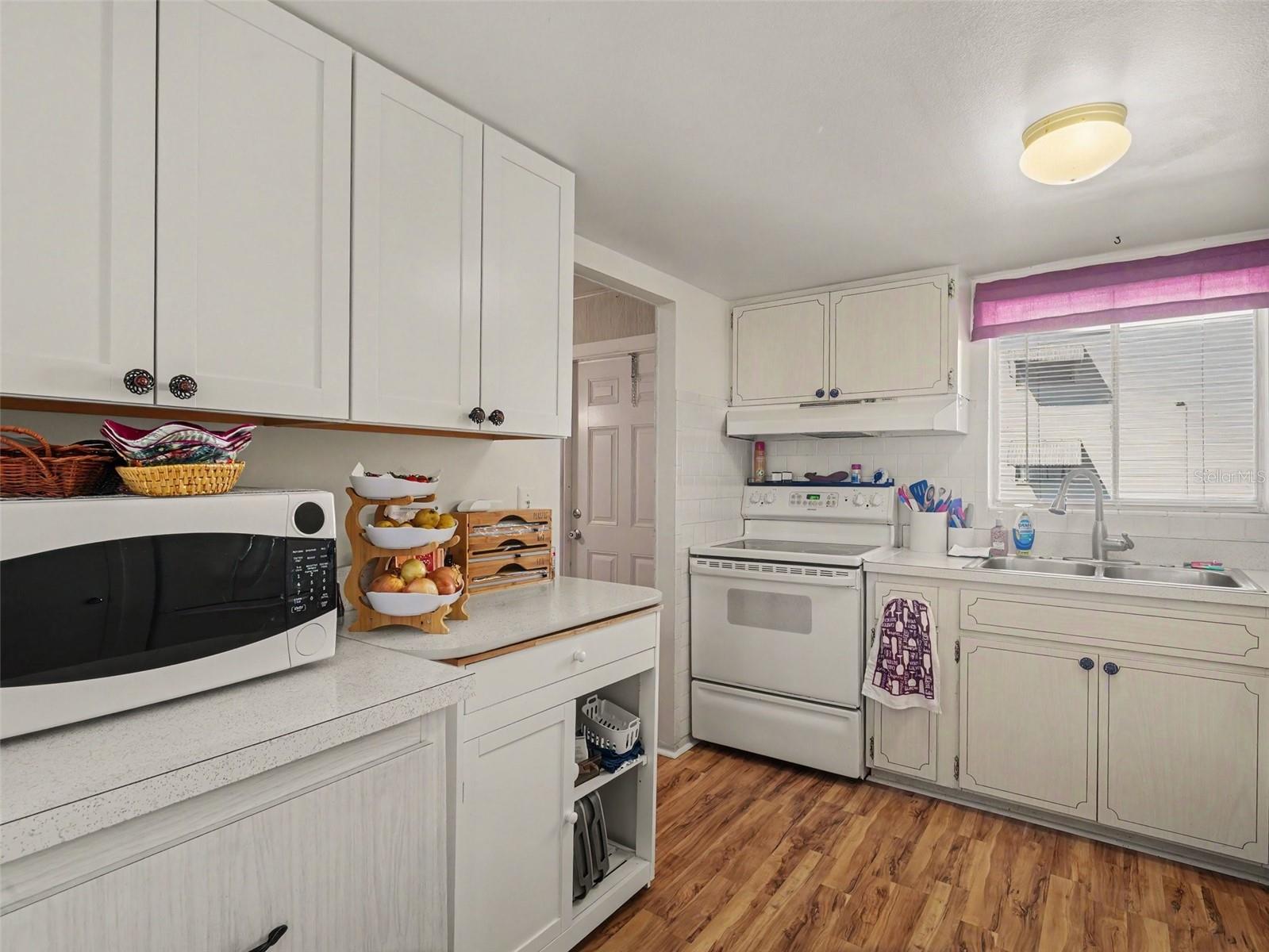 5855 Palm Ln #b21 Property Photo 8