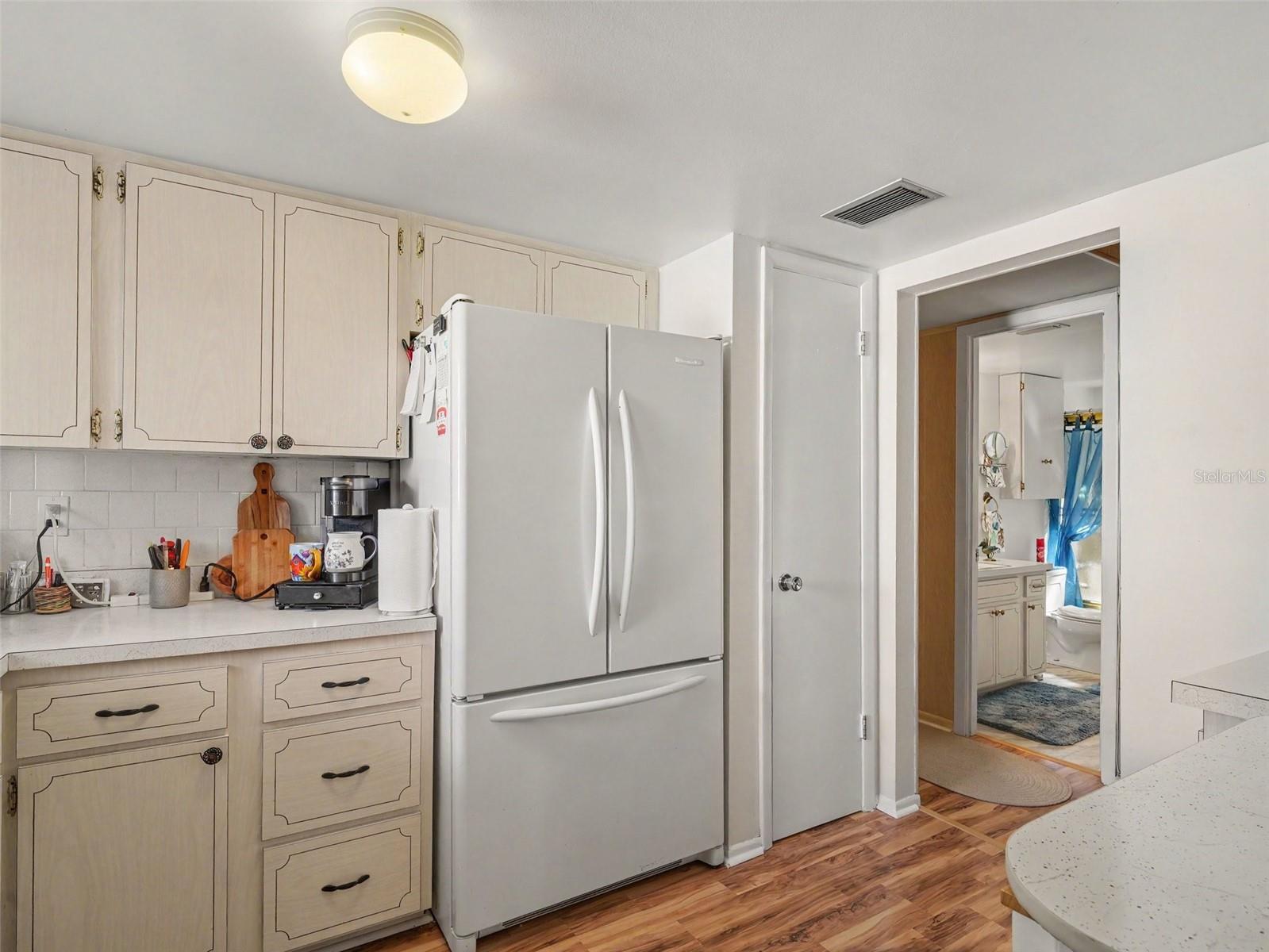 5855 Palm Ln #b21 Property Photo 9