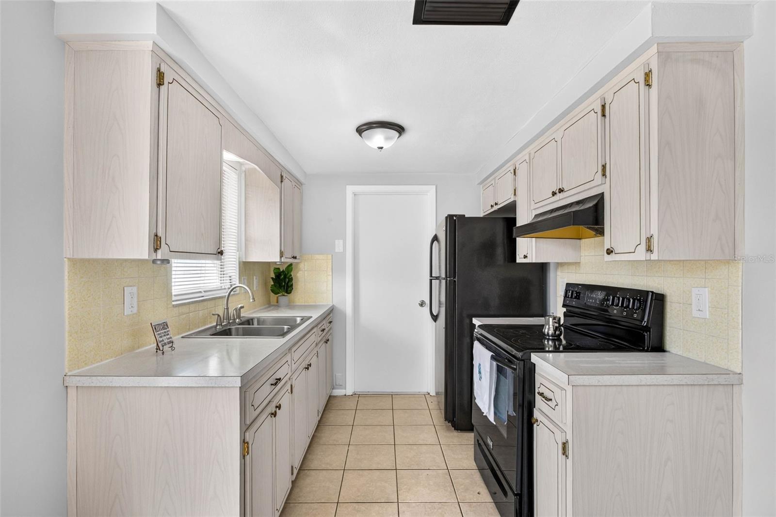 7804 Hawthorn Dr Property Photo 11