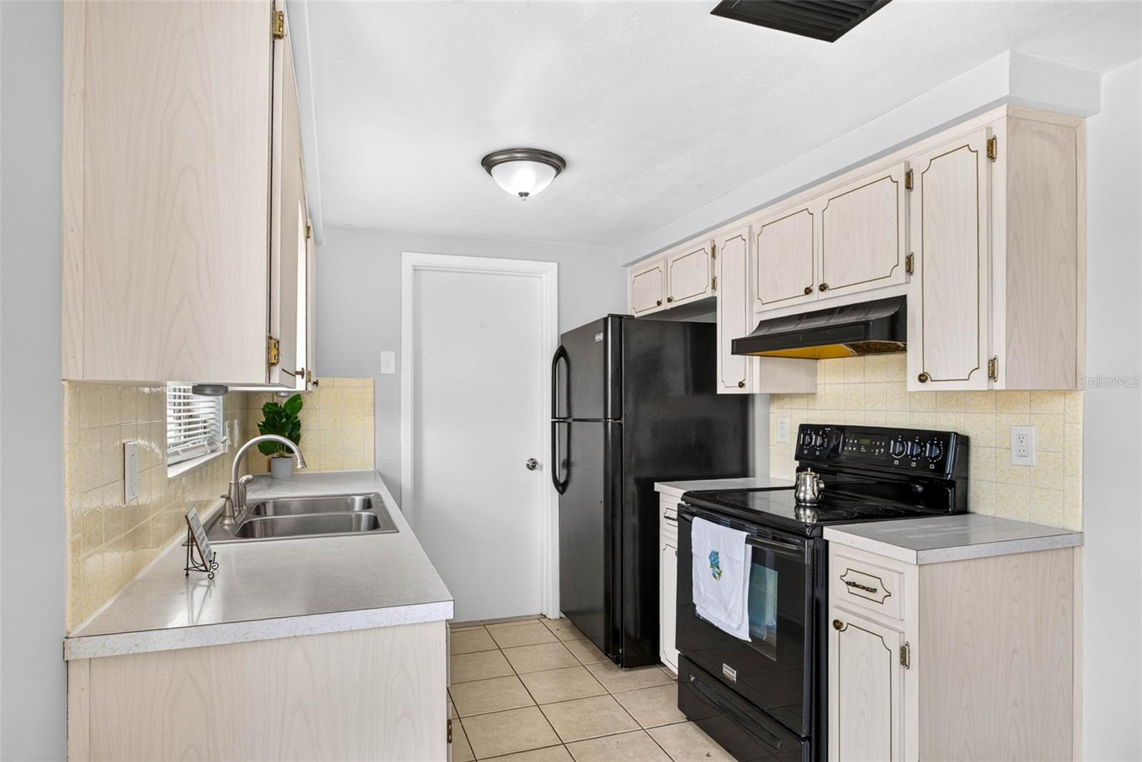 7804 Hawthorn Dr Property Photo 12