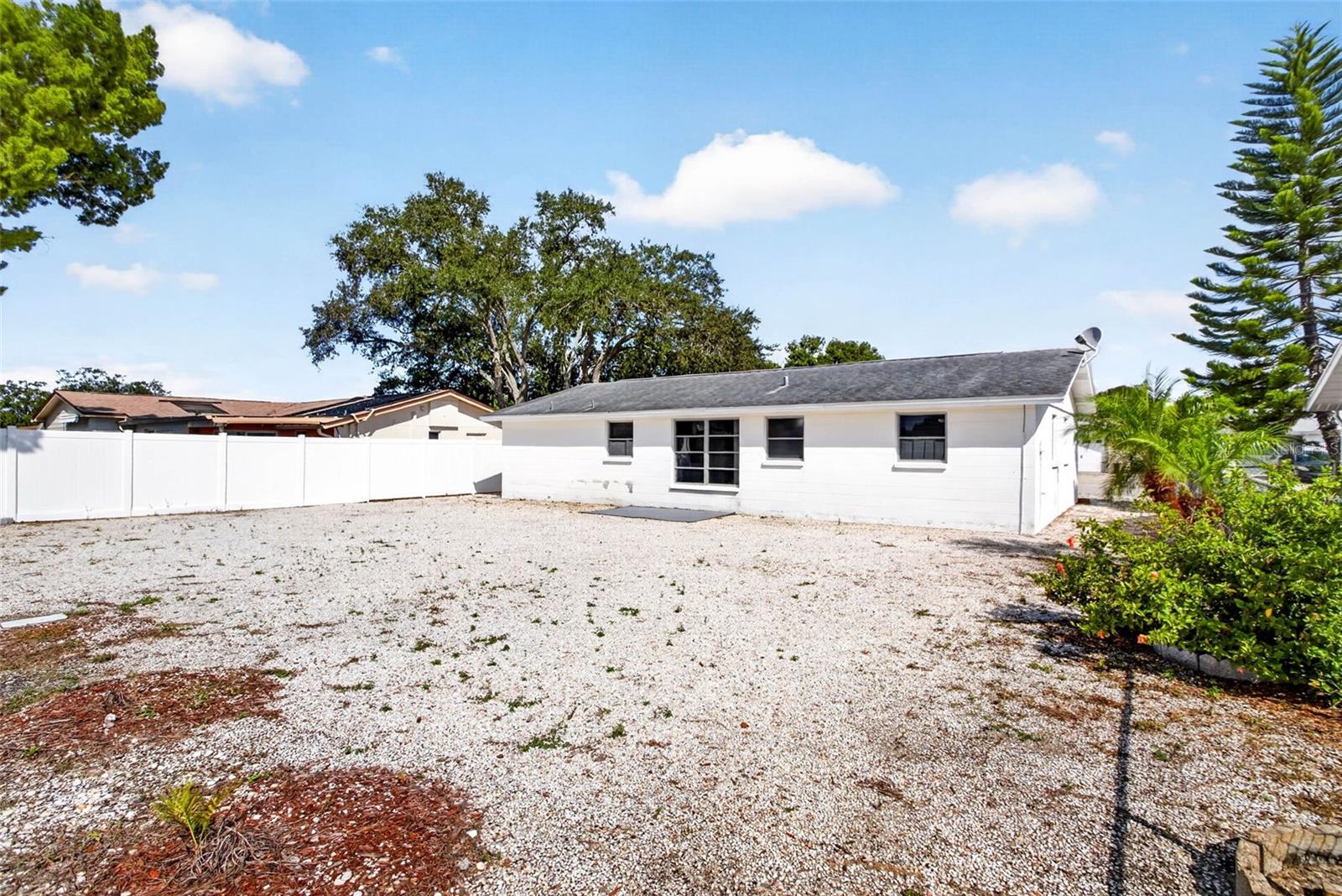 7804 Hawthorn Dr Property Photo 25