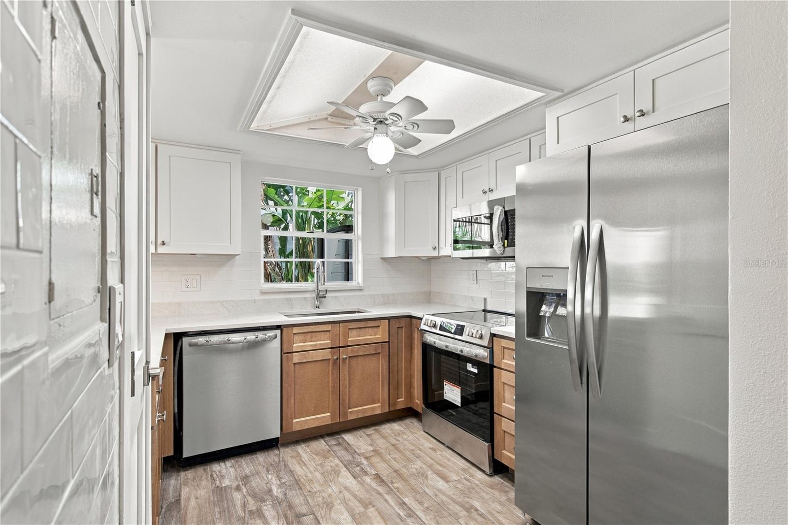 8811 Bay Pointe Dr #c102 Property Photo 3