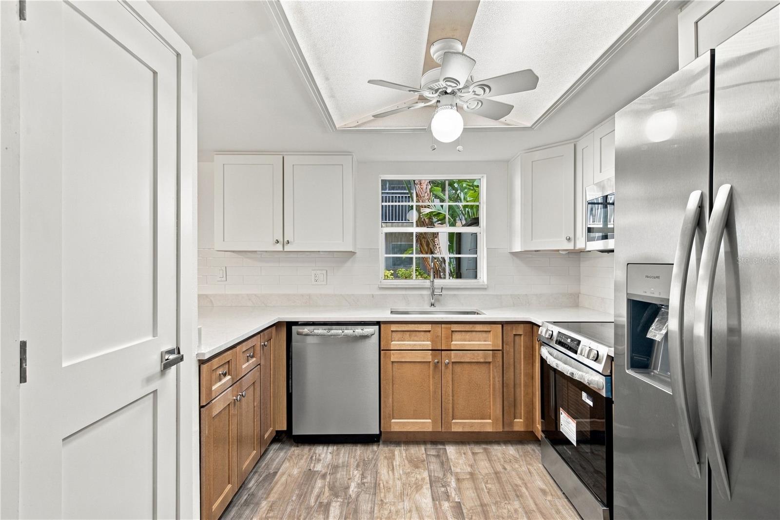 8811 Bay Pointe Dr #c102 Property Photo 4