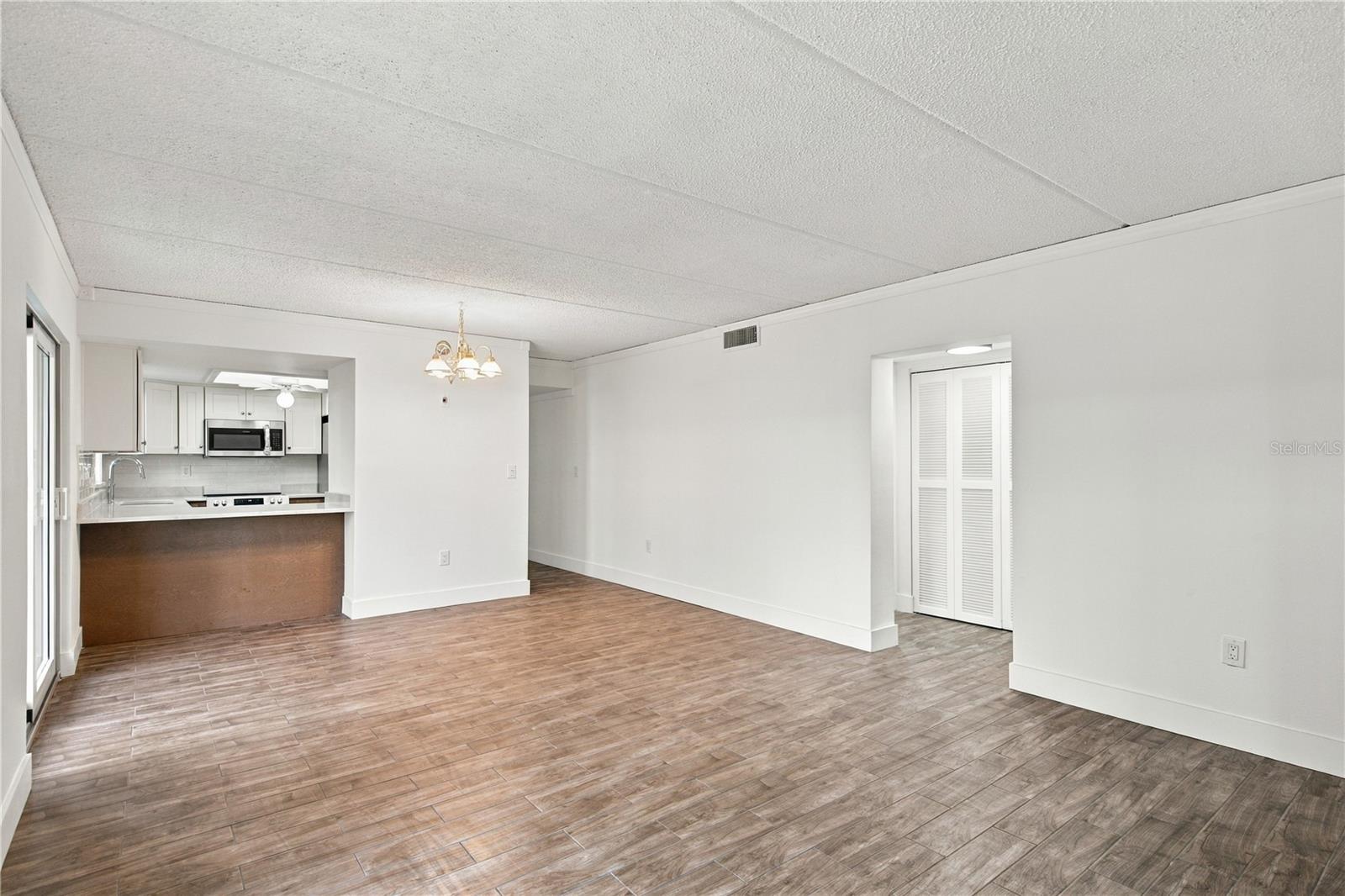 8811 Bay Pointe Dr #c102 Property Photo 7
