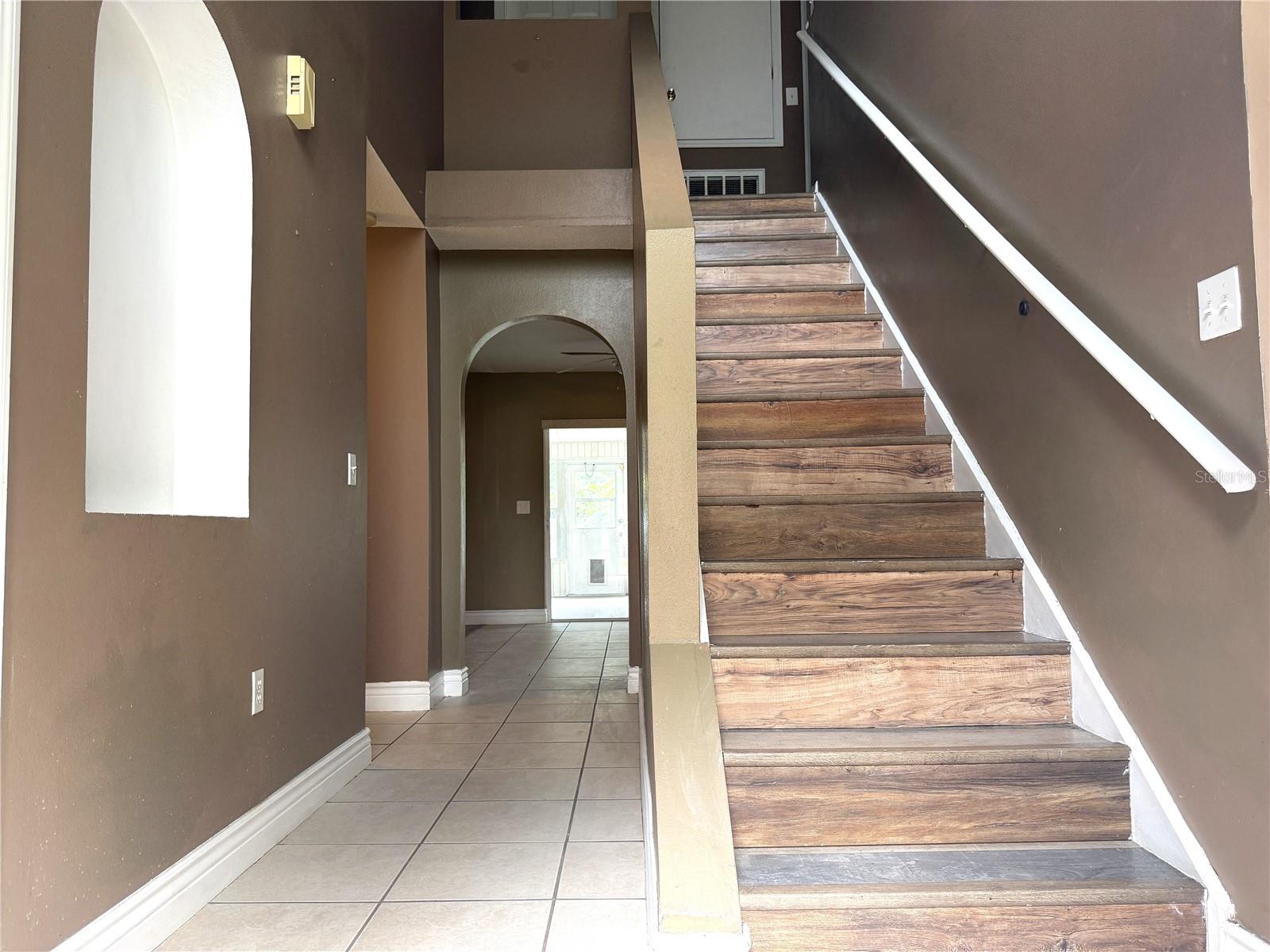 1664 Settlers Creek Way Property Photo 4
