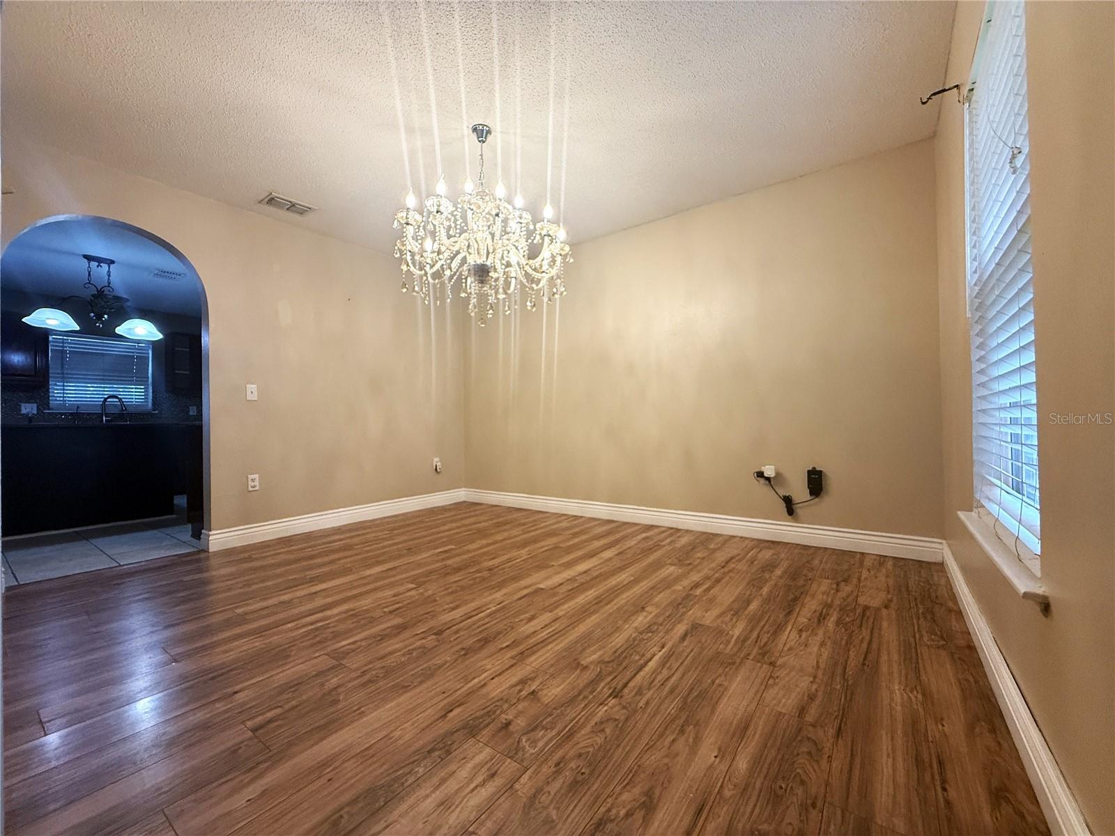1664 Settlers Creek Way Property Photo 5