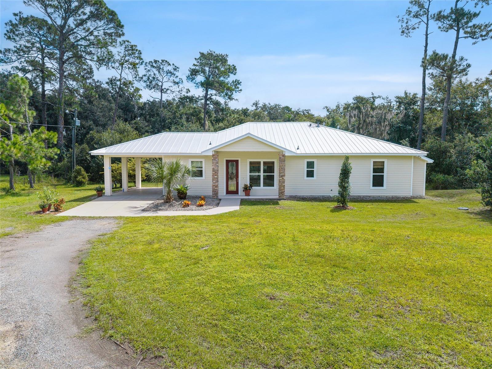 71 Perry Ln Property Photo