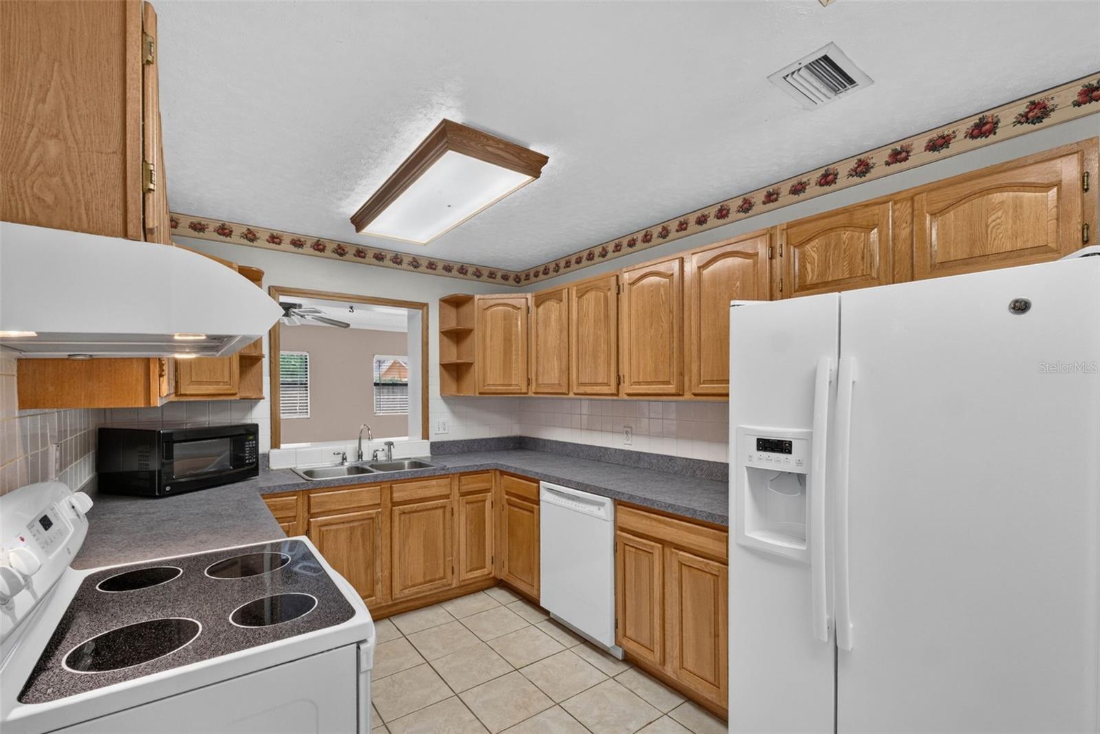 3312 W Burke St Property Photo 23