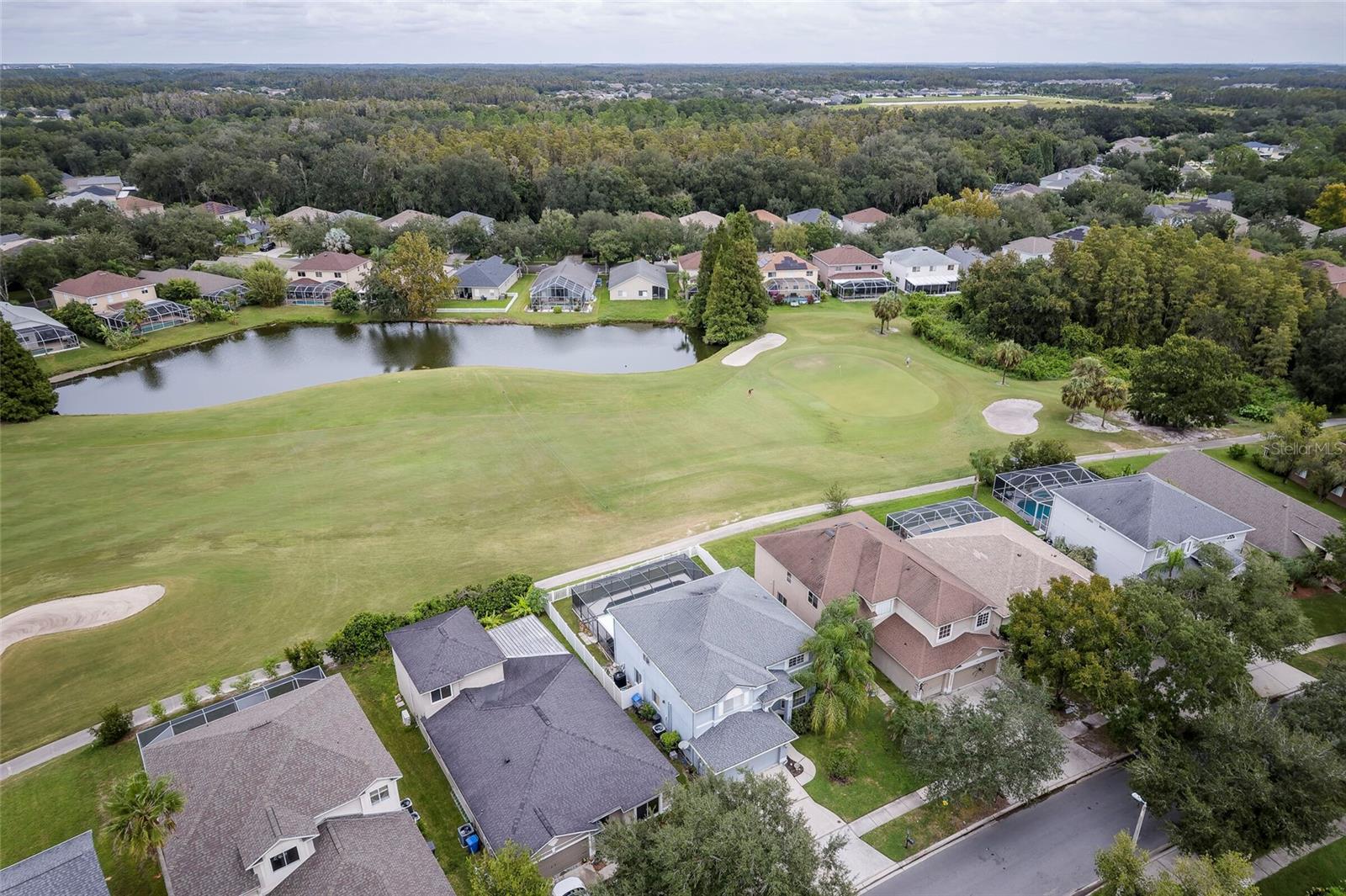18182 Sandy Pointe Dr Property Photo 4