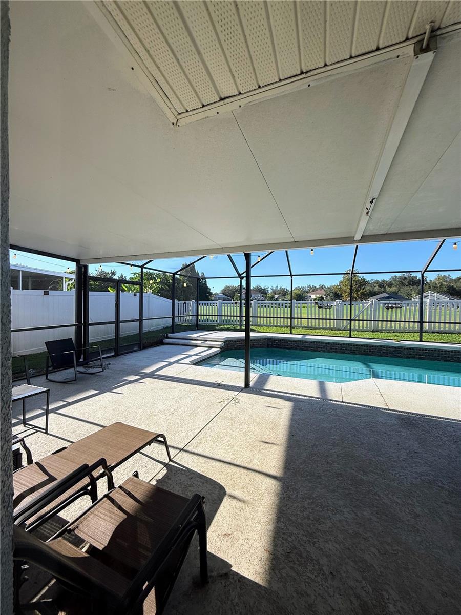 18182 Sandy Pointe Dr Property Photo 23