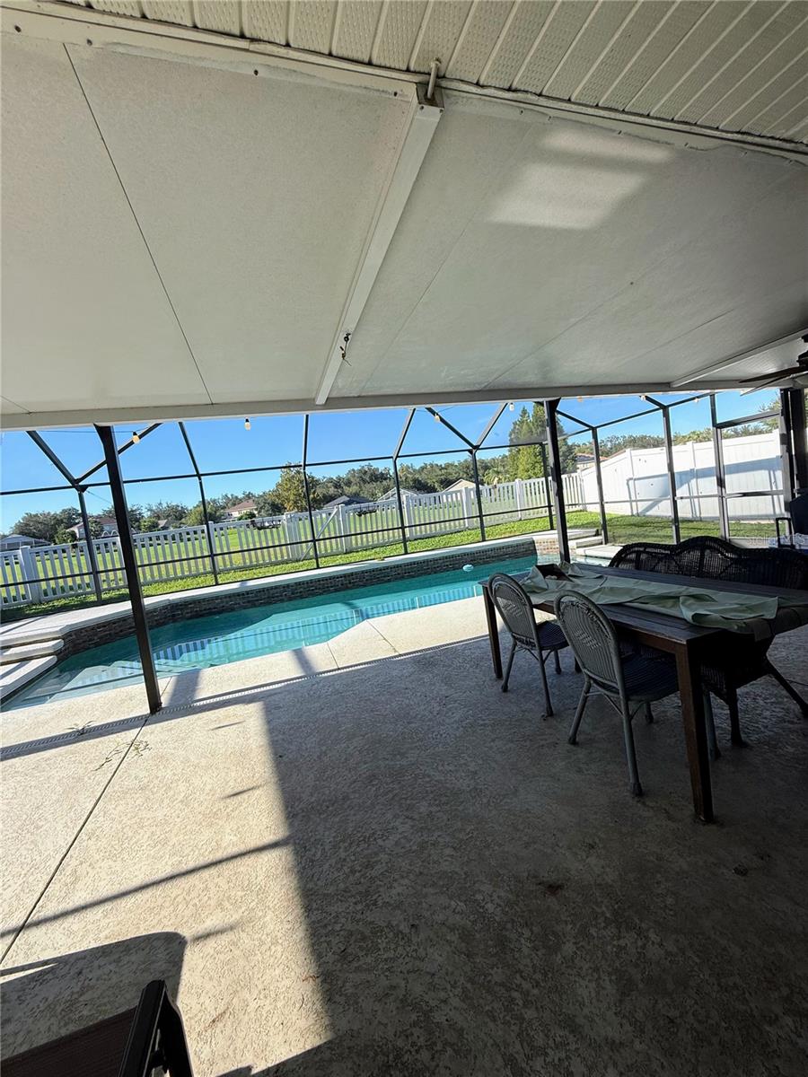 18182 Sandy Pointe Dr Property Photo 24