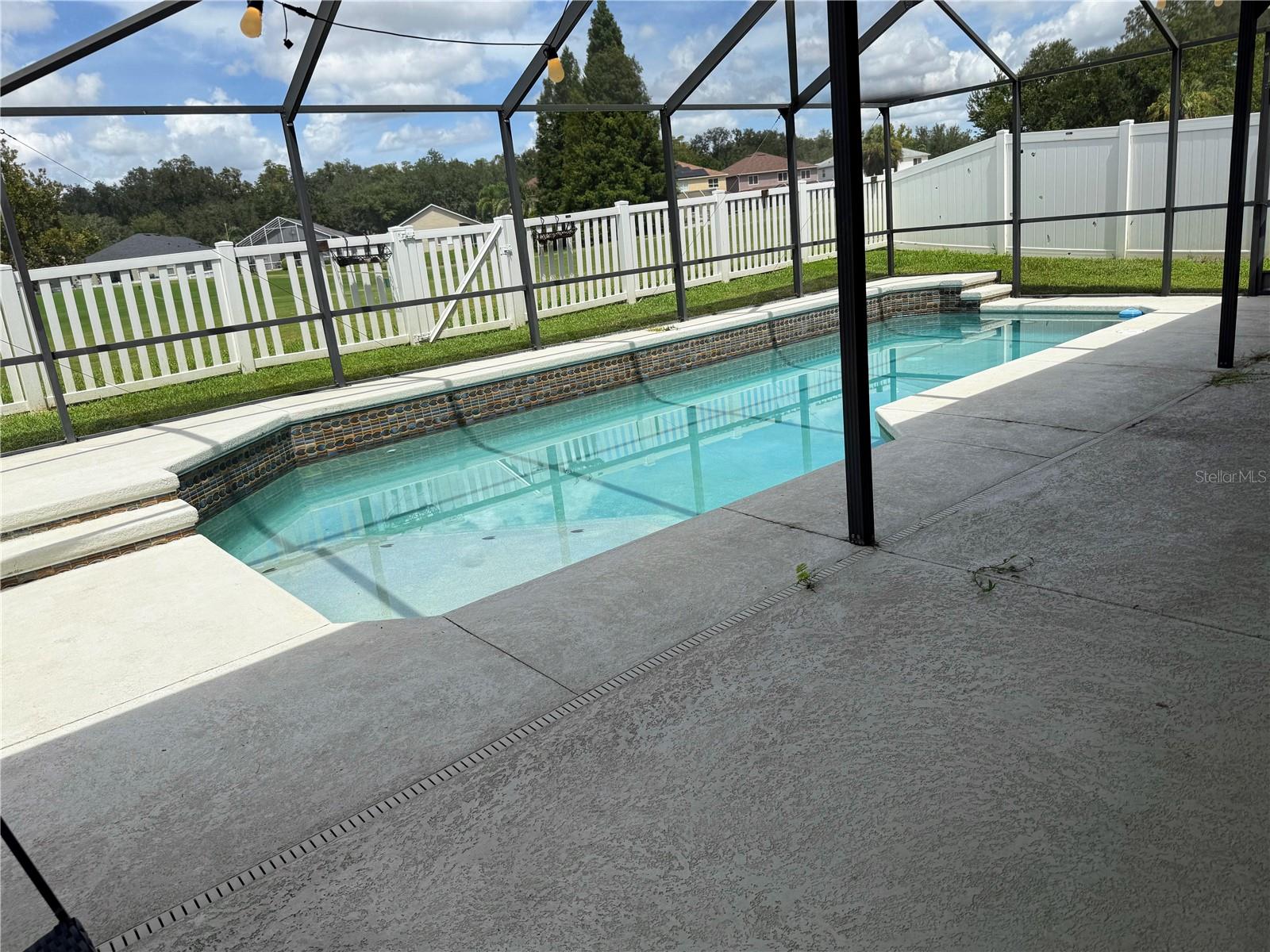 18182 Sandy Pointe Dr Property Photo 25