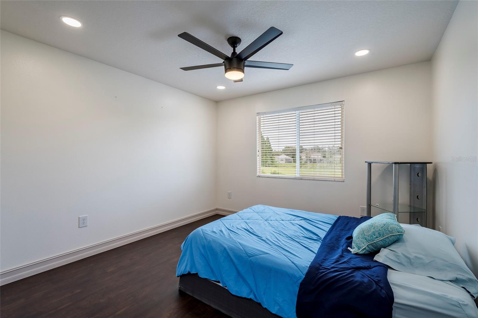 18182 Sandy Pointe Dr Property Photo 32