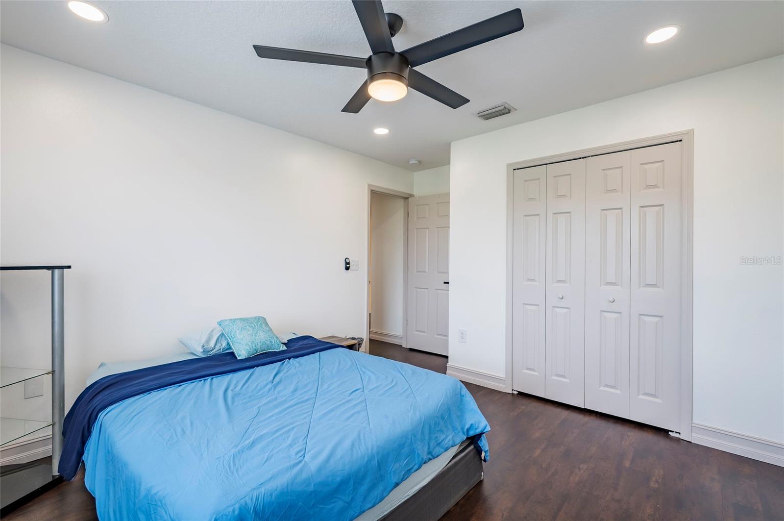 18182 Sandy Pointe Dr Property Photo 33