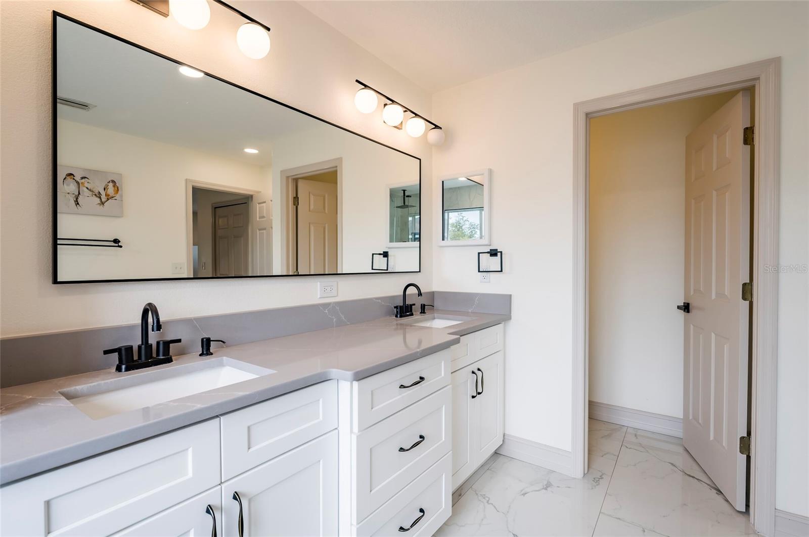 18182 Sandy Pointe Dr Property Photo 37