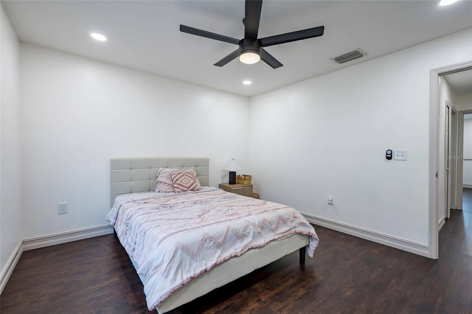 18182 Sandy Pointe Dr Property Photo 39