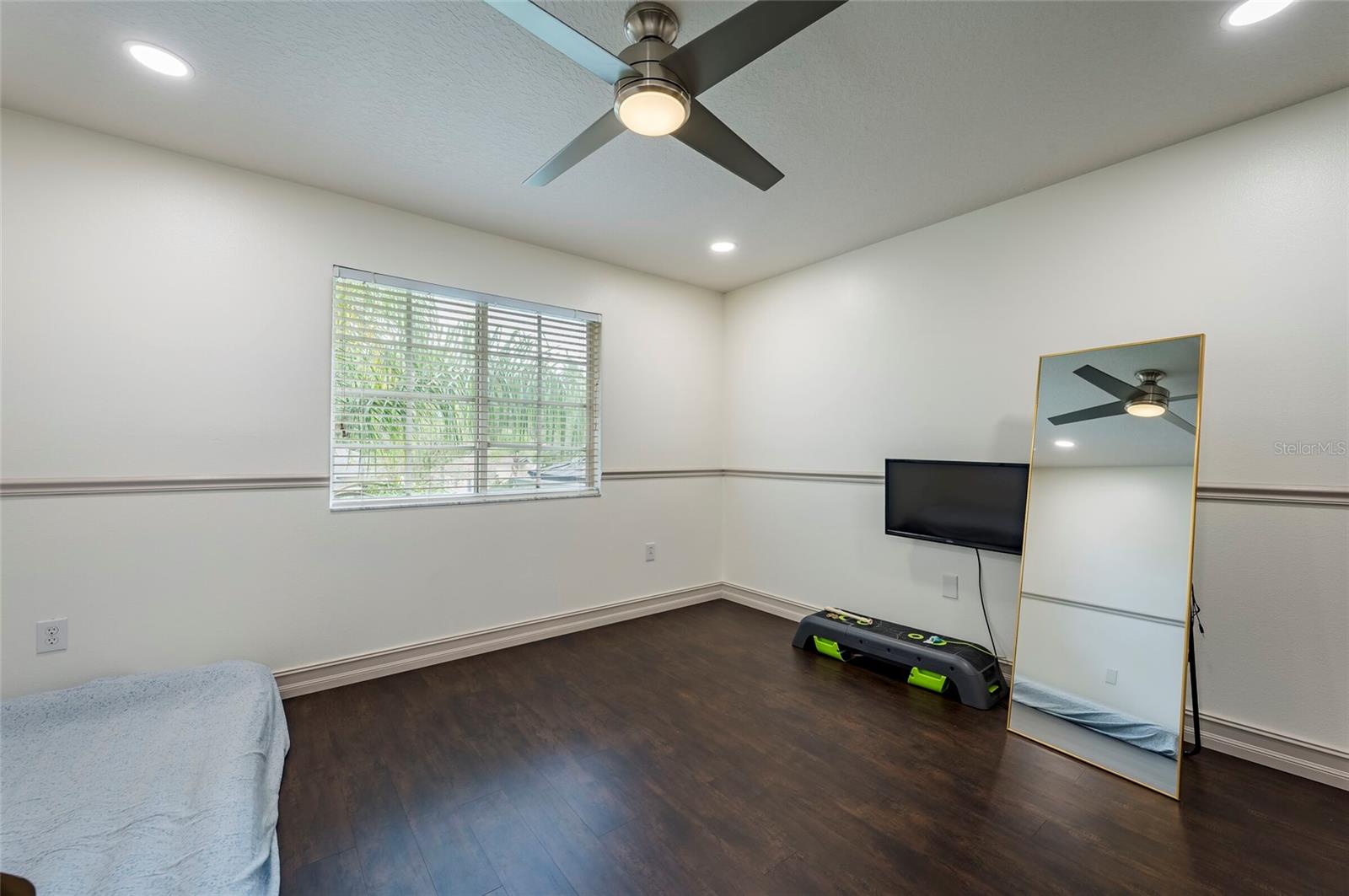 18182 Sandy Pointe Dr Property Photo 43