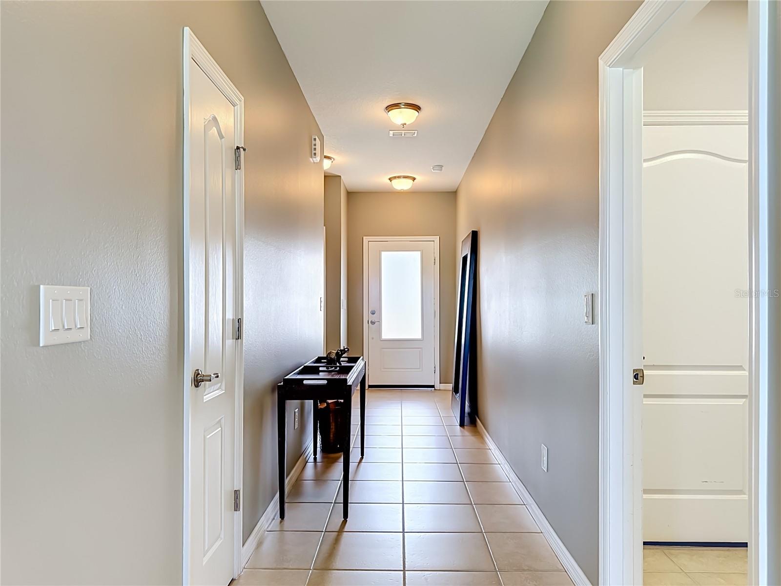 8608 Turnstone Shore Ln Property Photo 4
