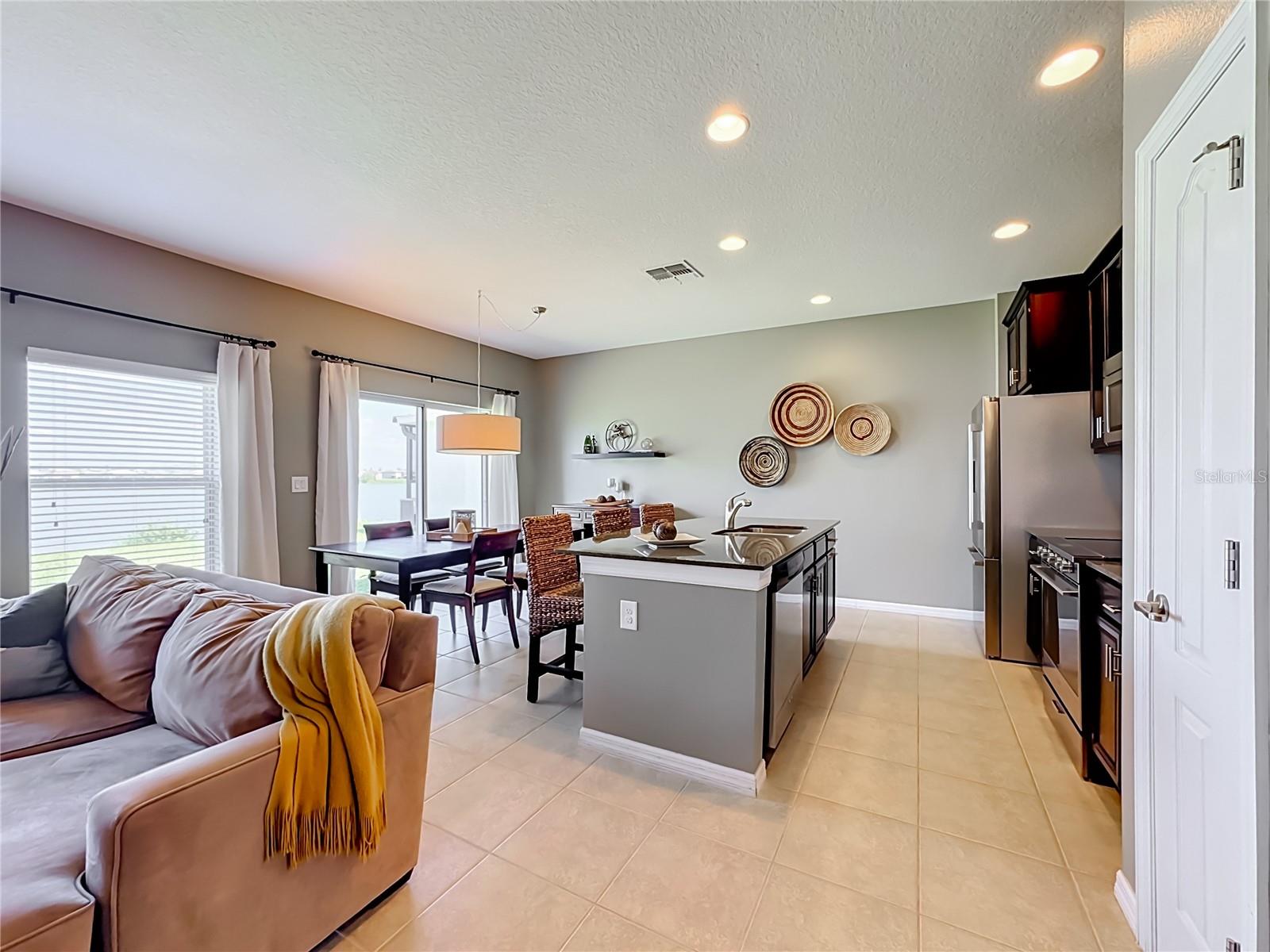 8608 Turnstone Shore Ln Property Photo 12