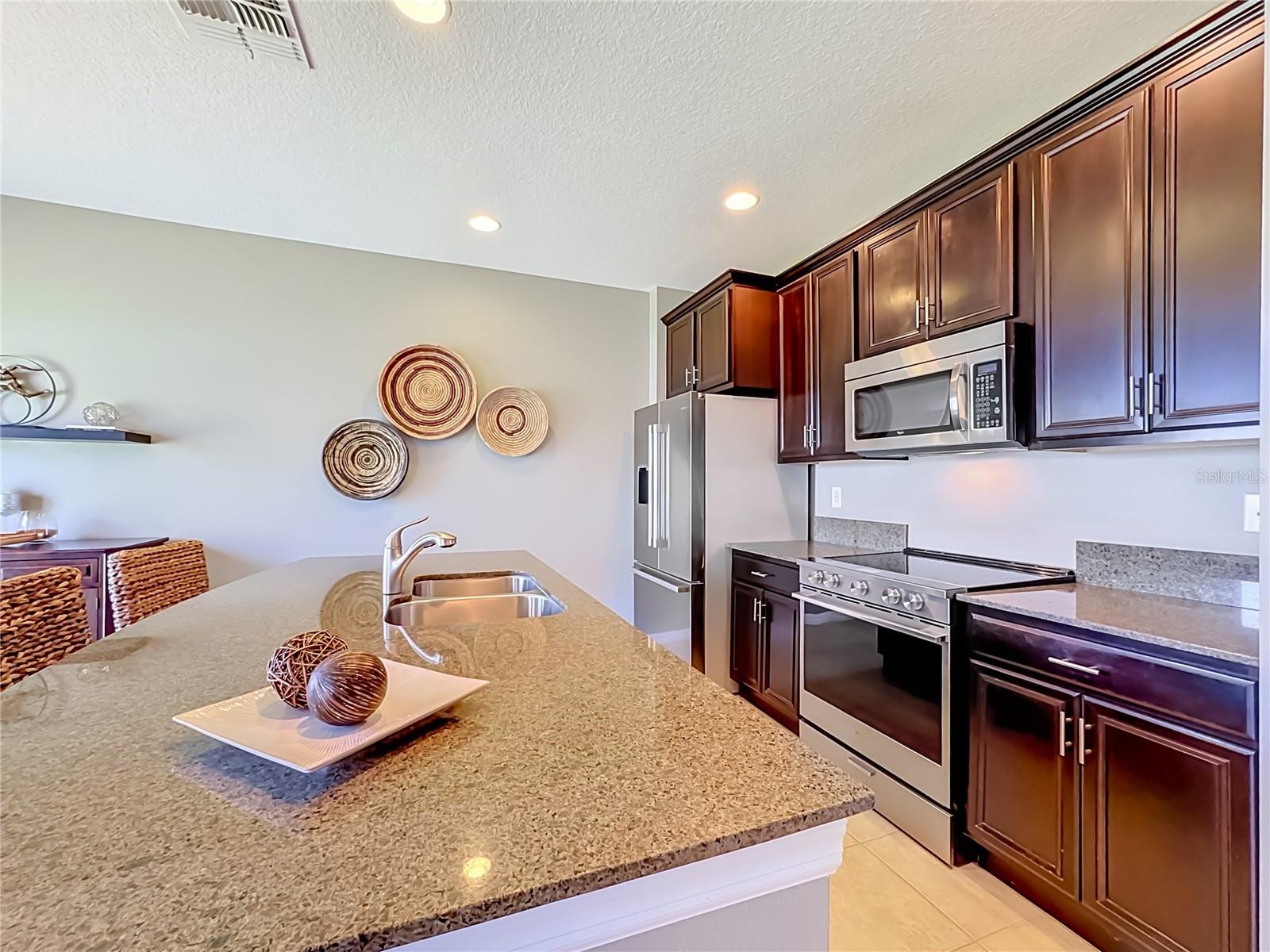 8608 Turnstone Shore Ln Property Photo 15