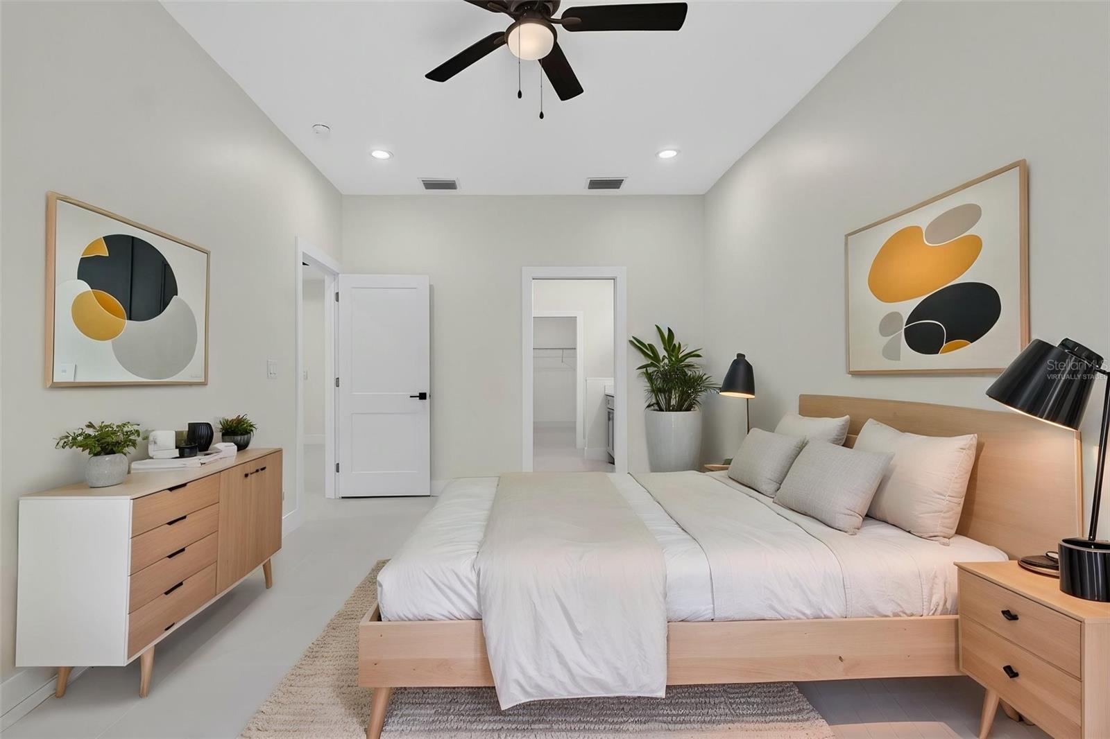 613 W Valencia St Property Photo 34