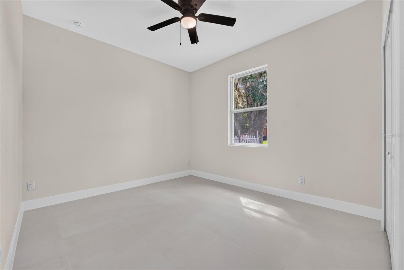 613 W Valencia St Property Photo 40
