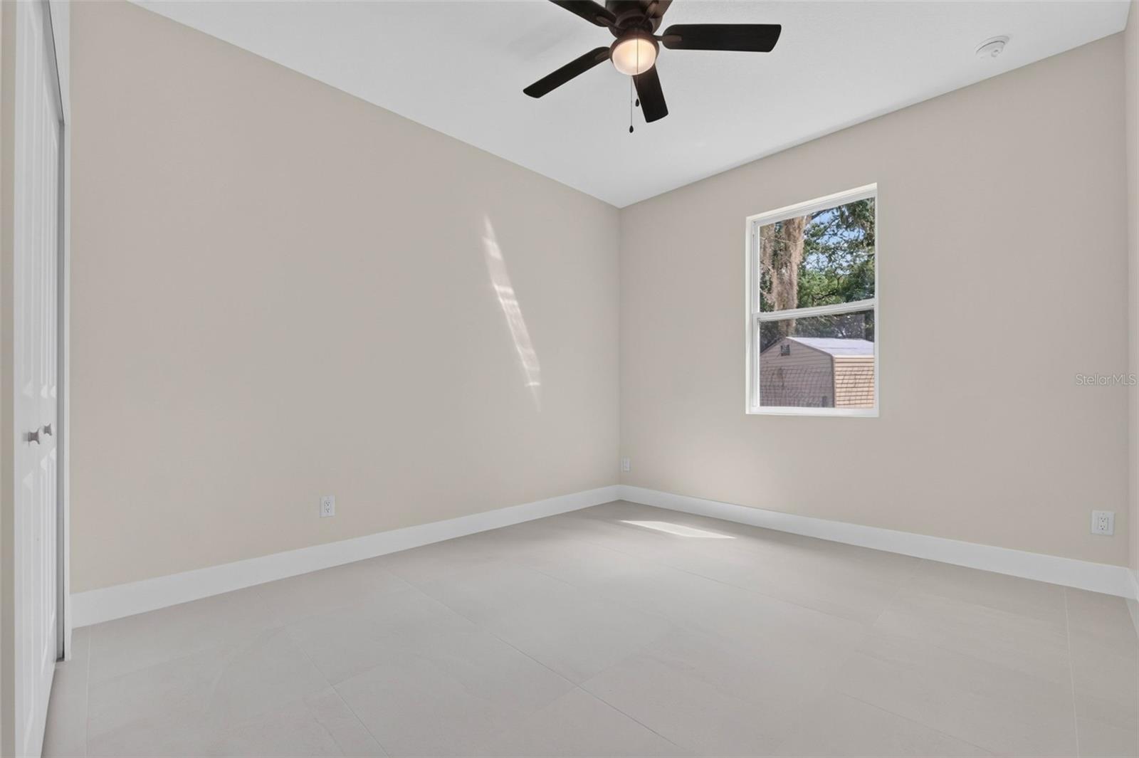 613 W Valencia St Property Photo 46