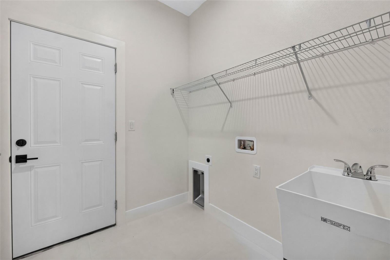 613 W Valencia St Property Photo 51