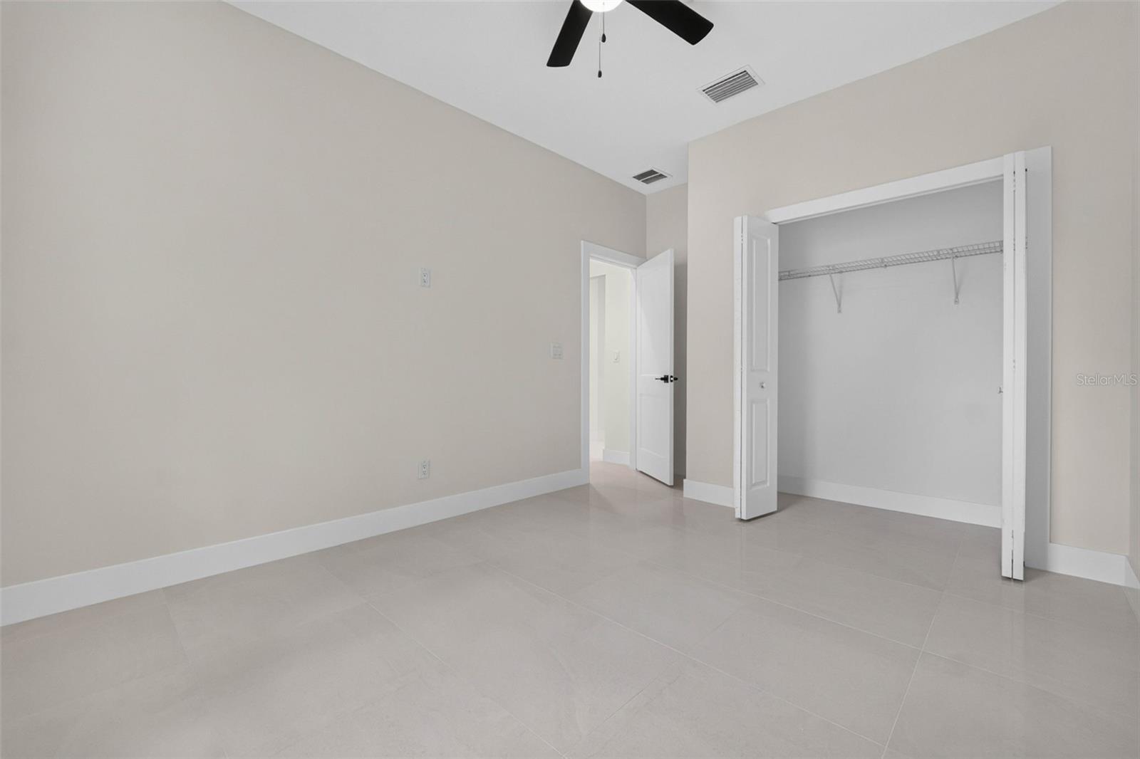619 W Valencia St Property Photo 51
