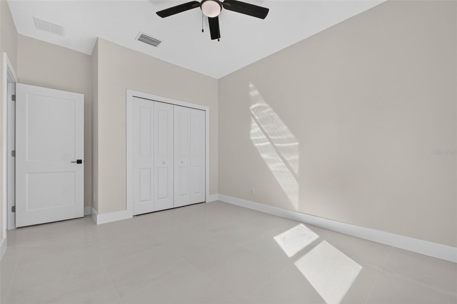 619 W Valencia St Property Photo 53