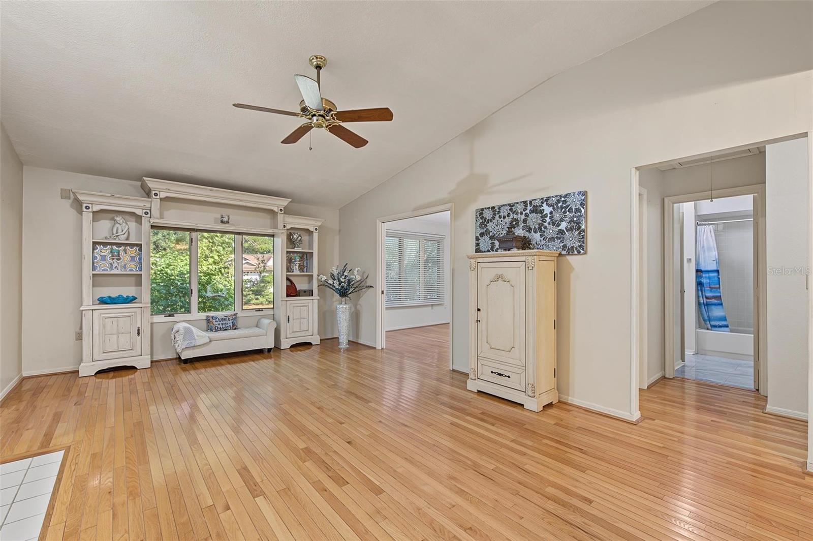 992 Spinnaker Ct Property Photo 13