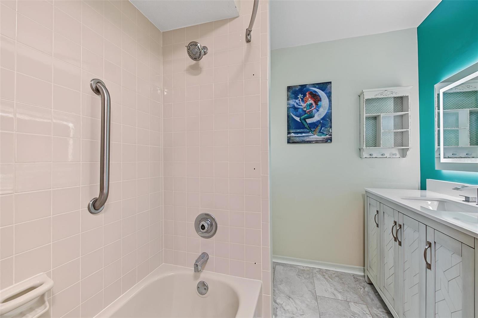 992 Spinnaker Ct Property Photo 24