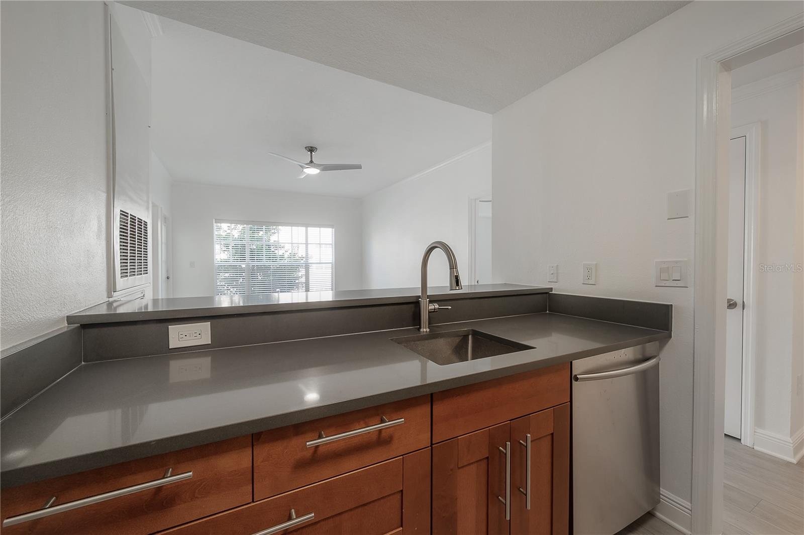 800 S Dakota Ave #327 Property Photo 7