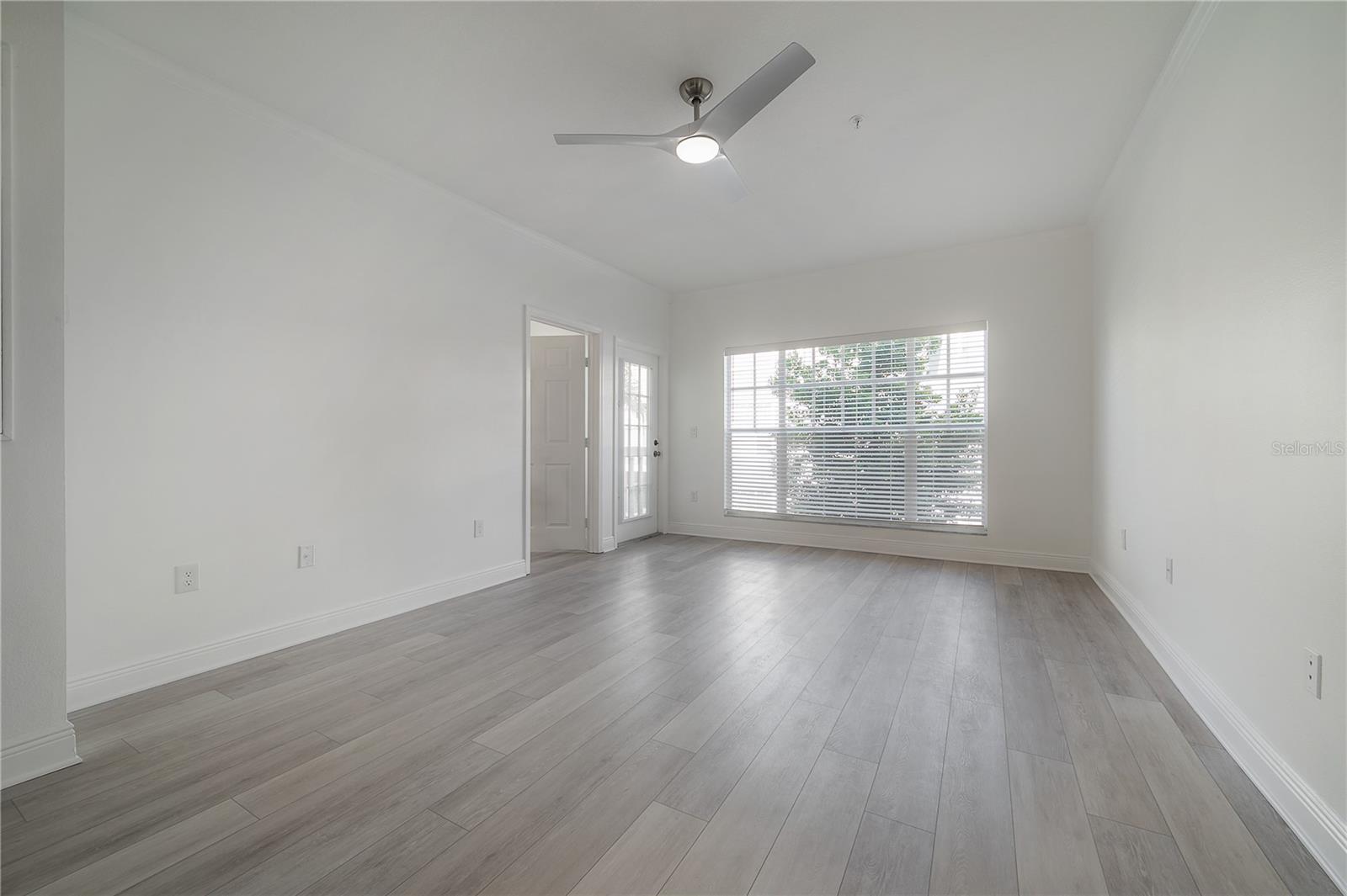 800 S Dakota Ave #327 Property Photo 16