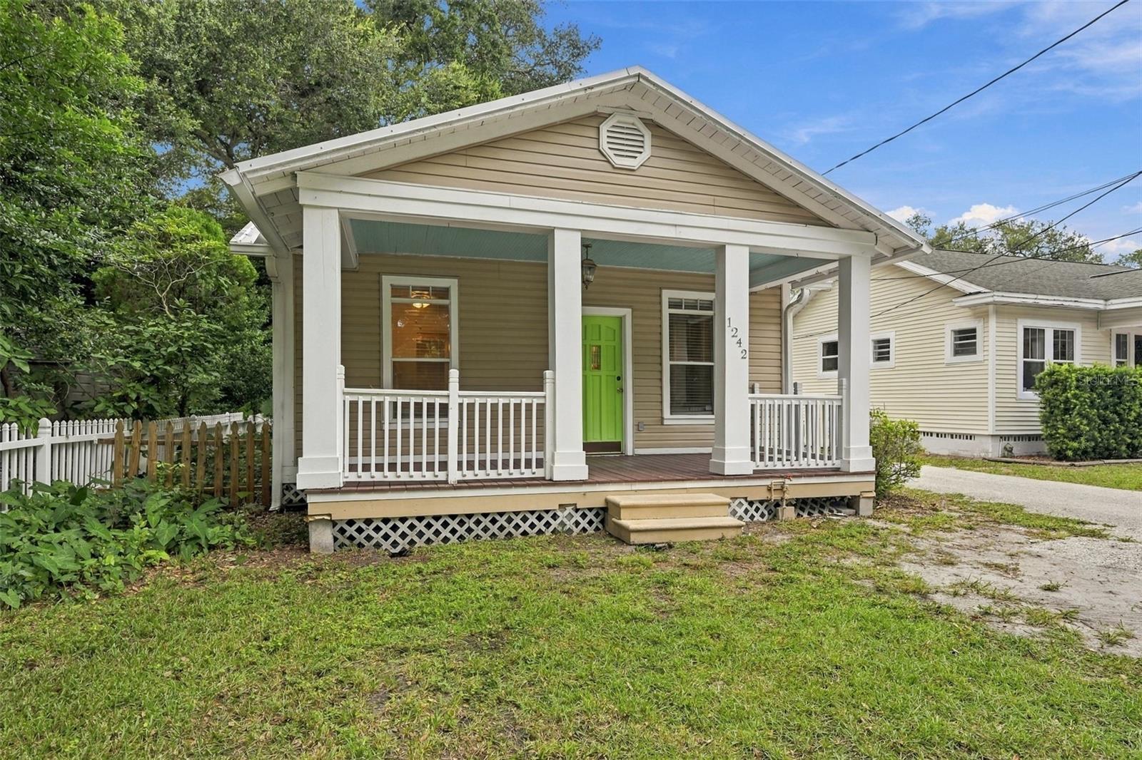 1242 NEW YORK AVE Property Photo 1