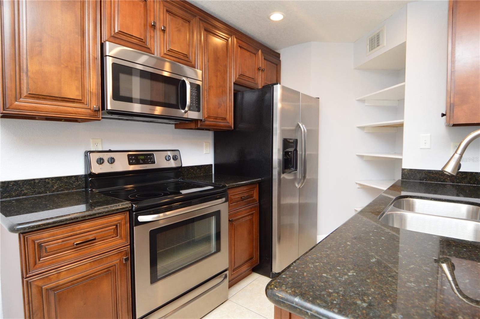 8647 Mallard Reserve Dr #104 Property Photo 11